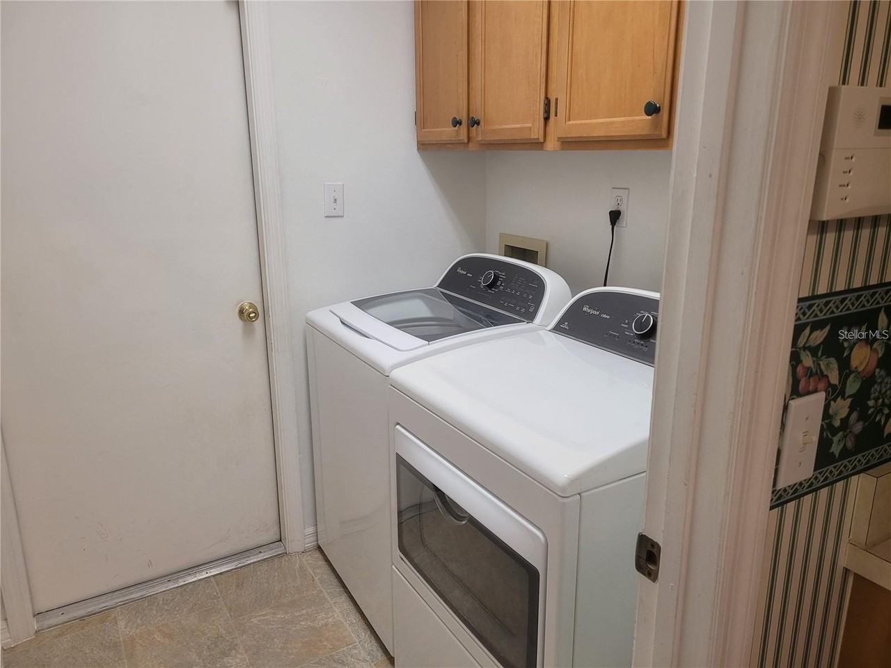 6087 Kittiwake Dr - Photo 6 of 17