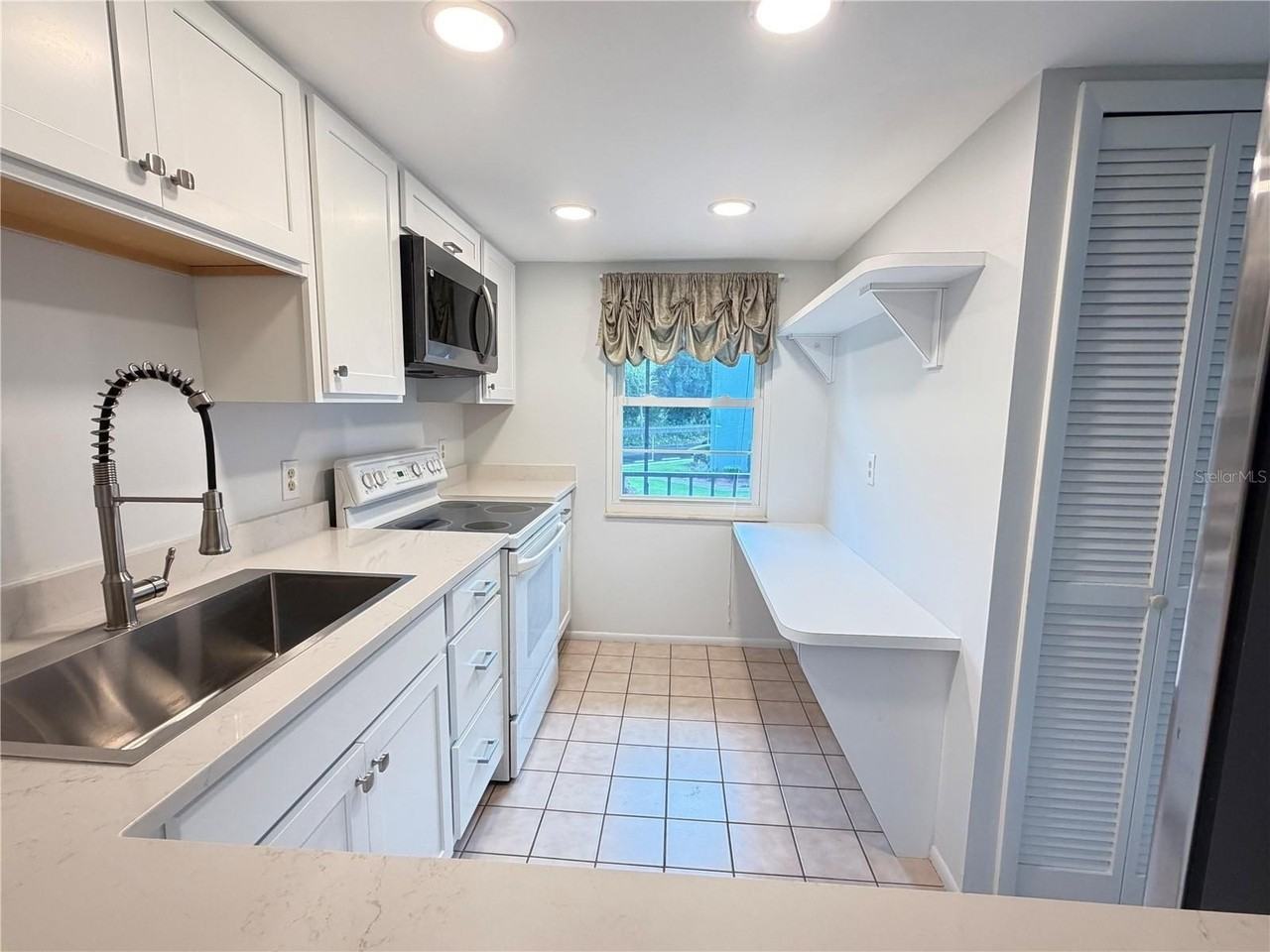 333 Lake Howard Dr Nw #211B - Photo 5 of 29