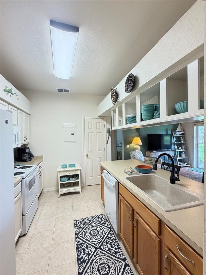 802 Eagle Pond Dr #802 - Photo 7 of 24