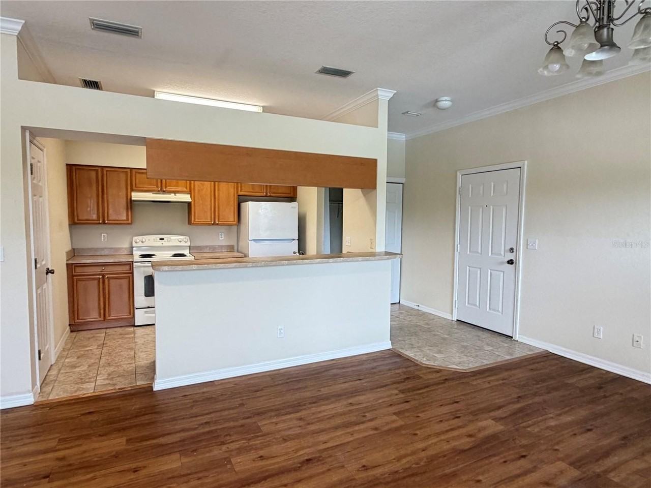 407 Eagle Pond Dr #407 - Photo 4 of 15