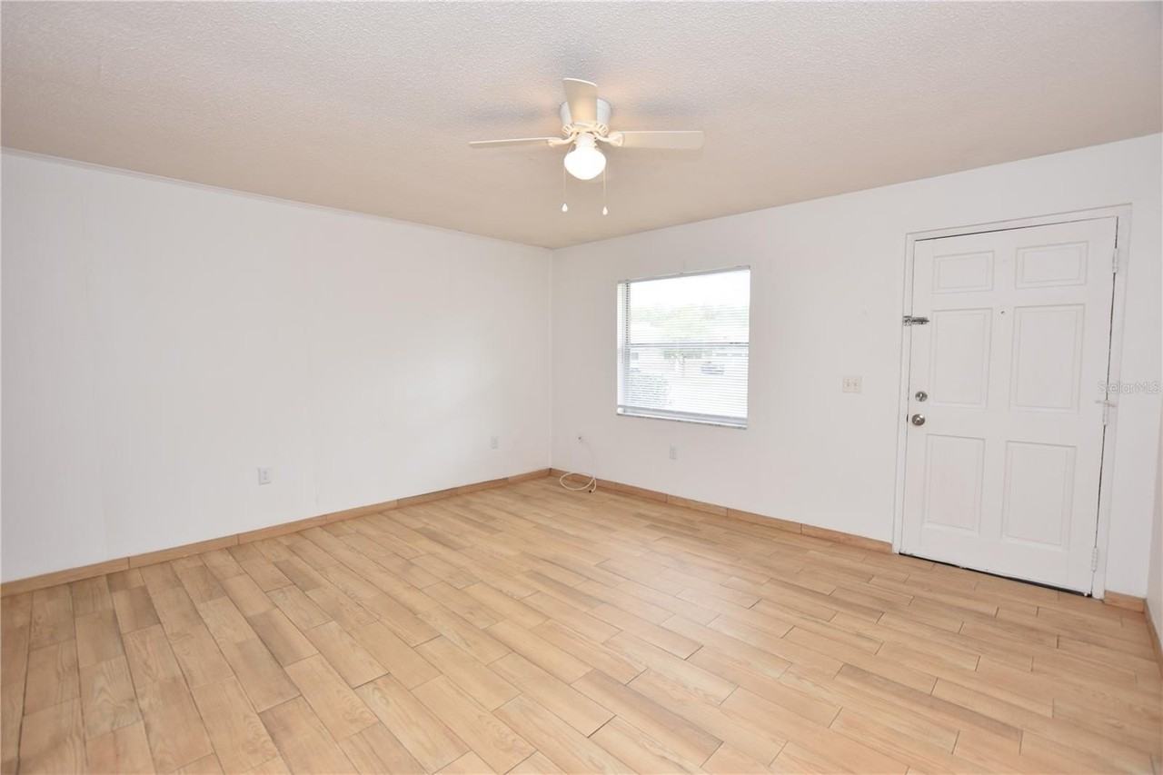 613 Robin Rd #5 - Photo 3 of 18