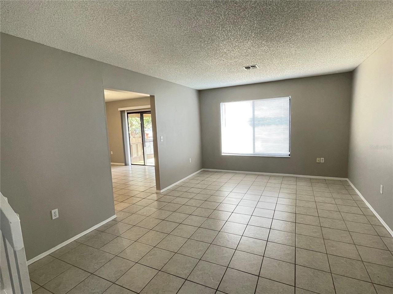 687 Lake Dexter Cir - Photo 3 of 32