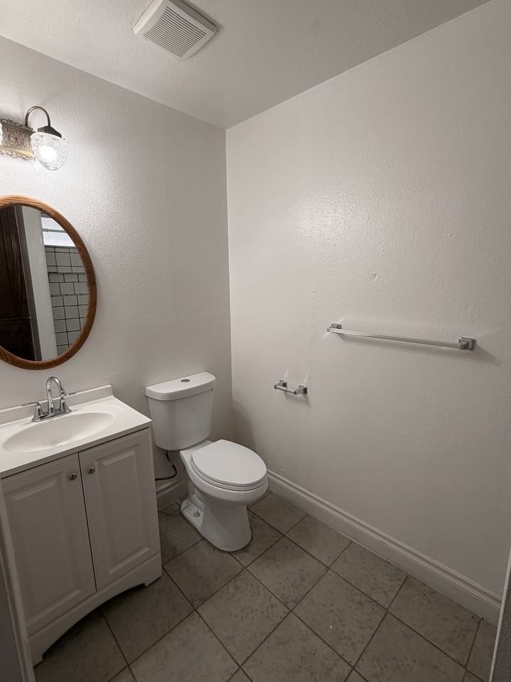 3555 S County Center Dr #1 - Photo 4 of 8
