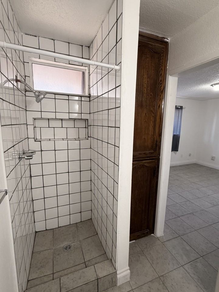 3555 S County Center Dr #1 - Photo 5 of 8