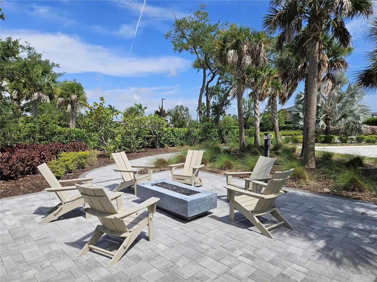 15285 Shady Palms Ln - Photo 6 of 50