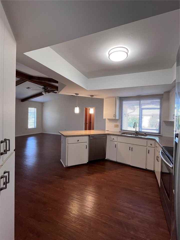 5816 Monroe Rd - Photo 3 of 28