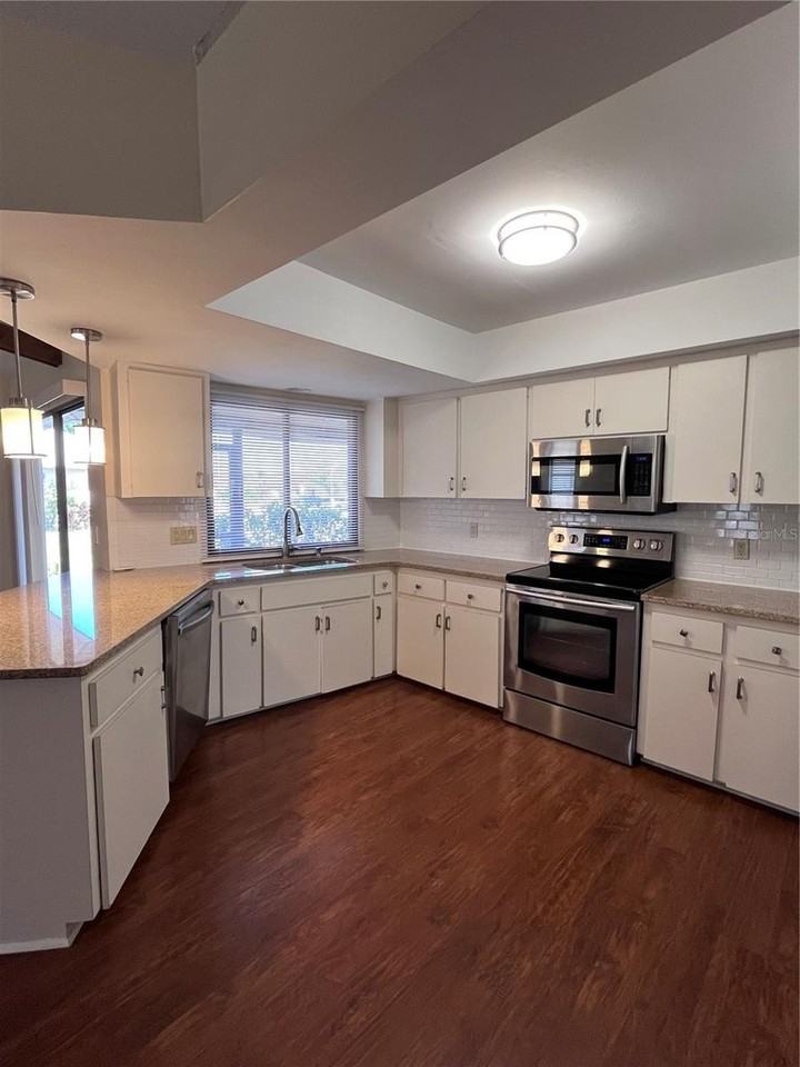 5816 Monroe Rd - Photo 4 of 28