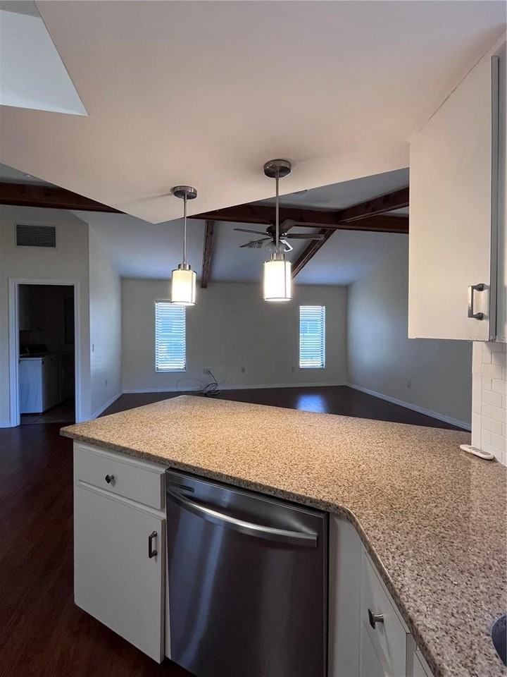 5816 Monroe Rd - Photo 7 of 28