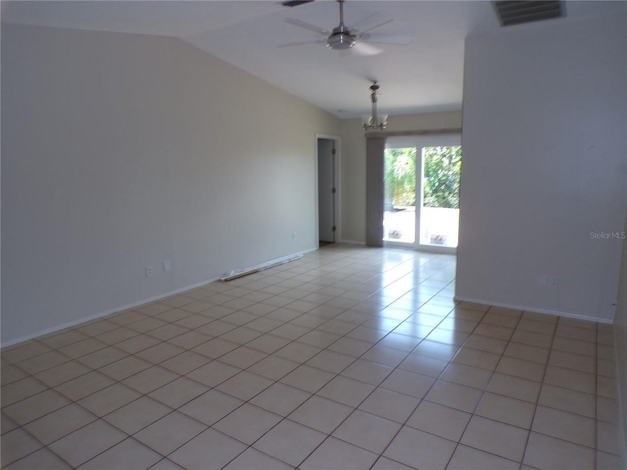10104 Willmington Blvd - Photo 2 of 18