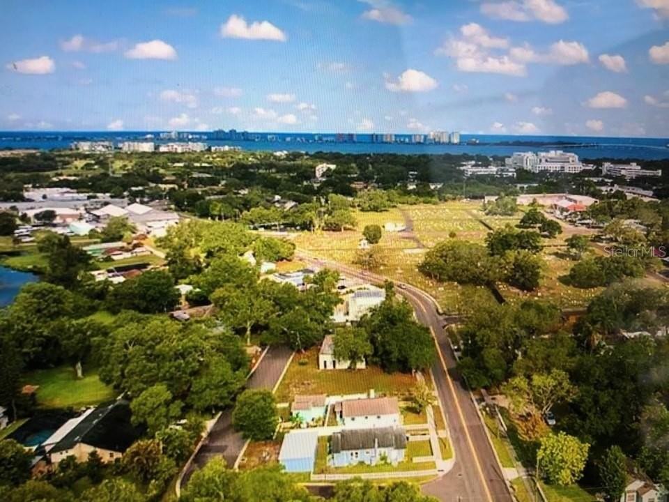941 Lakeview Rd - Photo 2 of 20