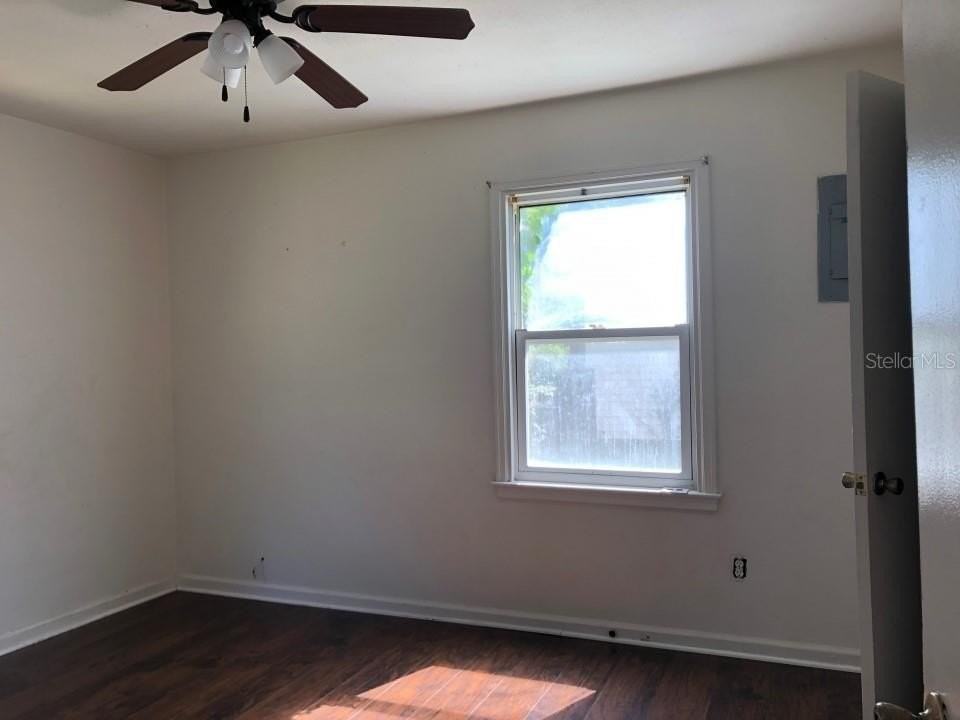 941 Lakeview Rd - Photo 3 of 20