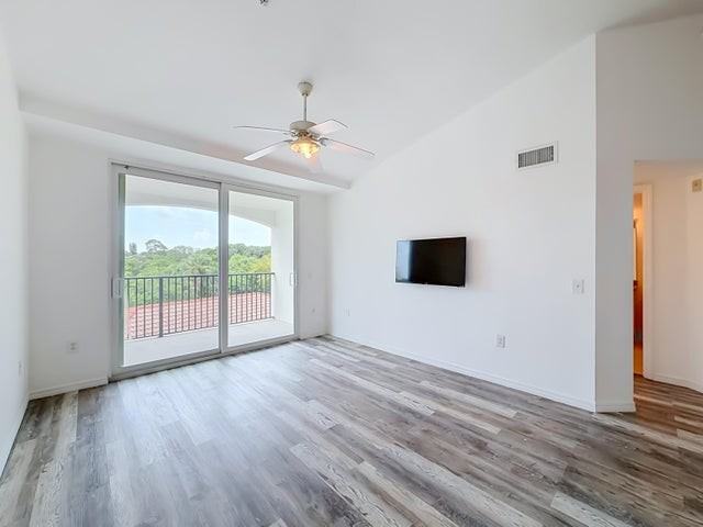 1119 Villa Circle - Photo 7 of 8