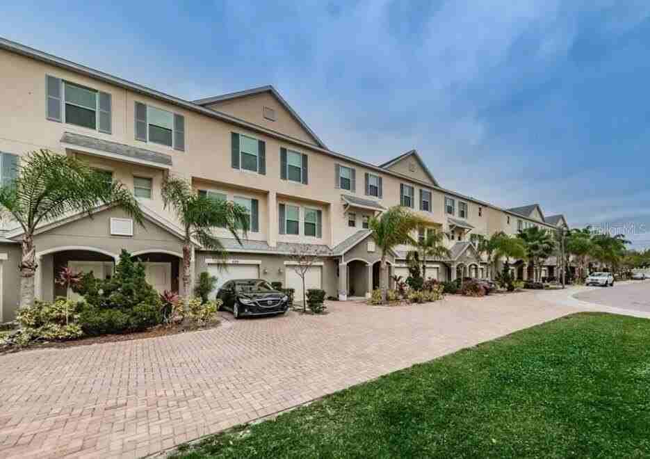 810 Callista Cay Loop