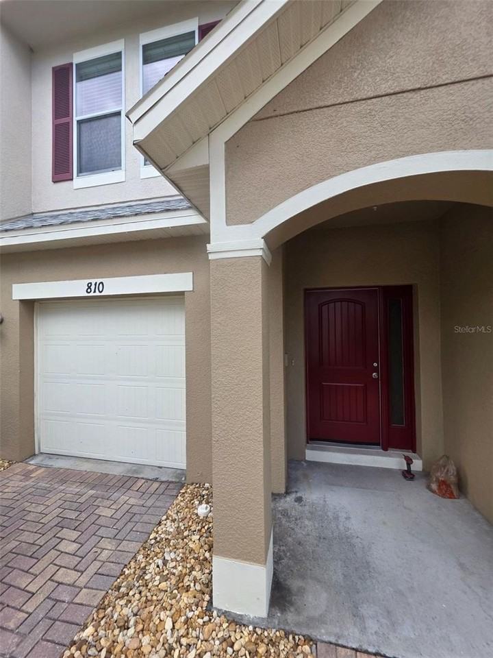 810 Callista Cay Loop - Photo 3 of 29