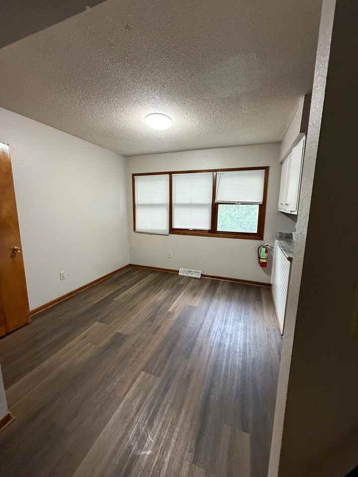 1330 Delta Dr #2 - Photo 3 of 8