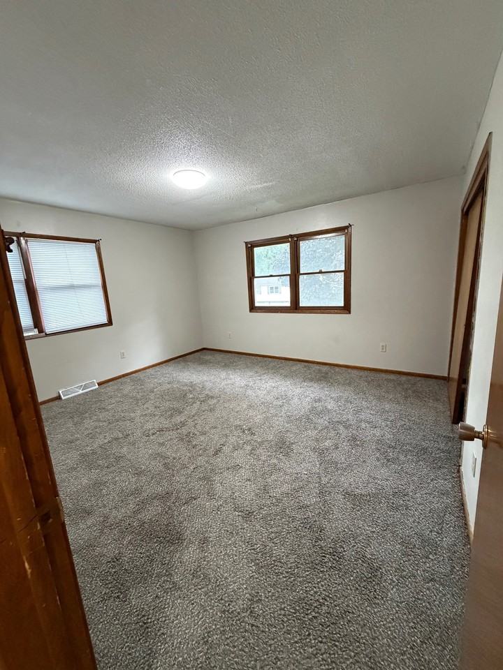 1330 Delta Dr #2 - Photo 7 of 8