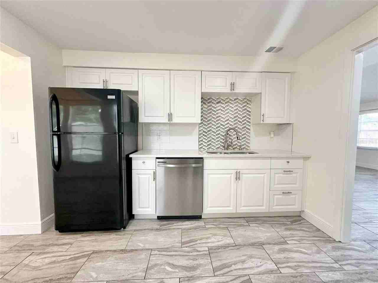 122 S Bulova Dr - Photo 3 of 43