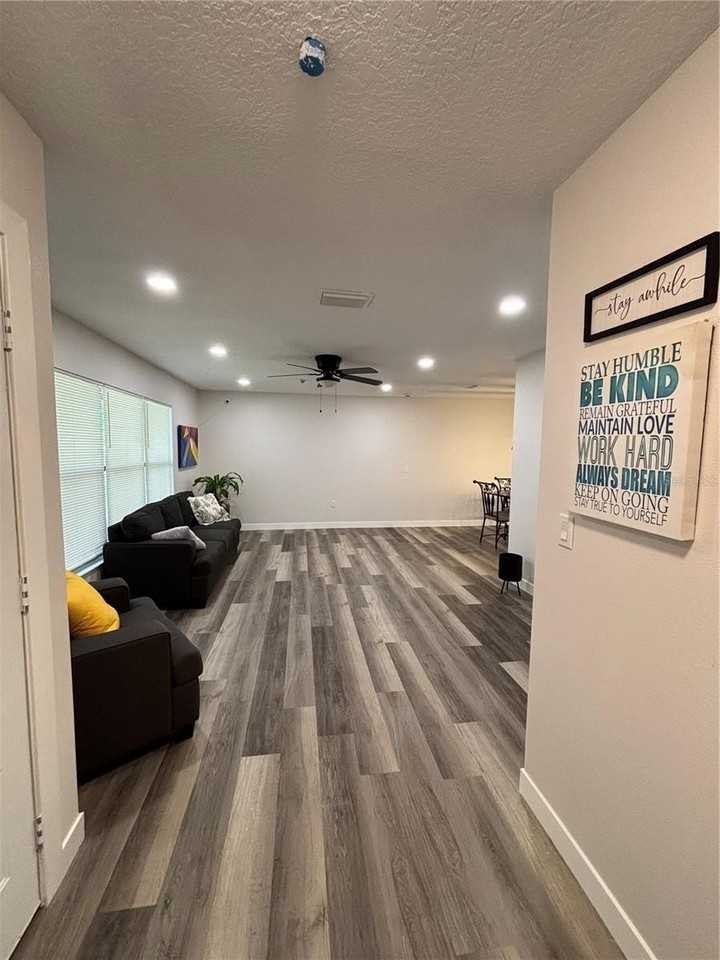 612 Wood Dr - Photo 6 of 34