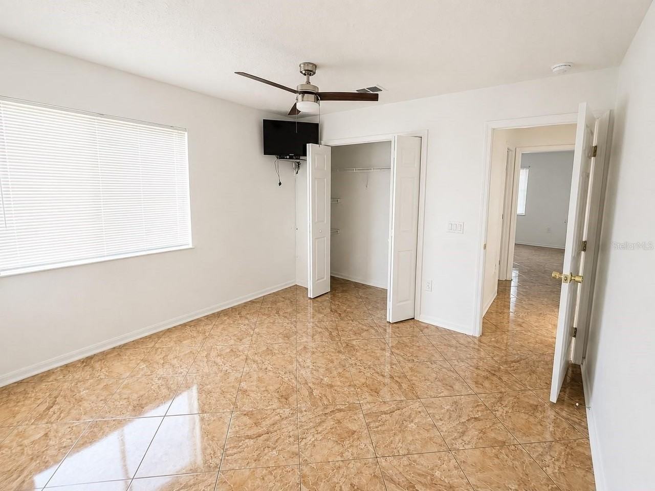 320 Paradise Woods Pl - Photo 4 of 14