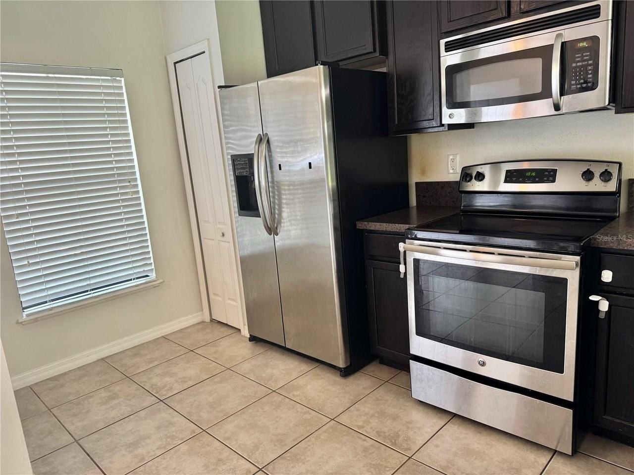 3141 Windleshore Way - Photo 4 of 32