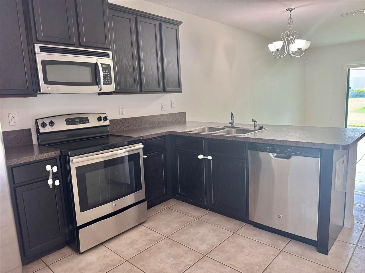 3141 Windleshore Way - Photo 5 of 32