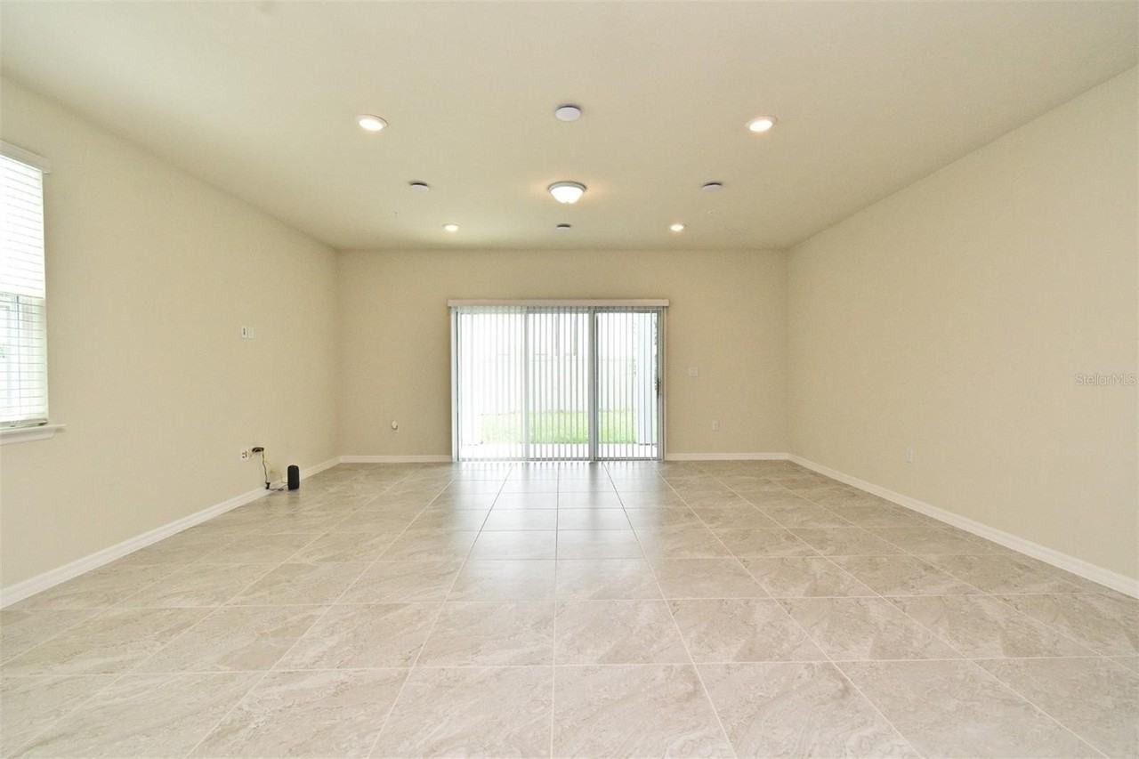 3101 Emerald Acres Ln - Photo 7 of 50