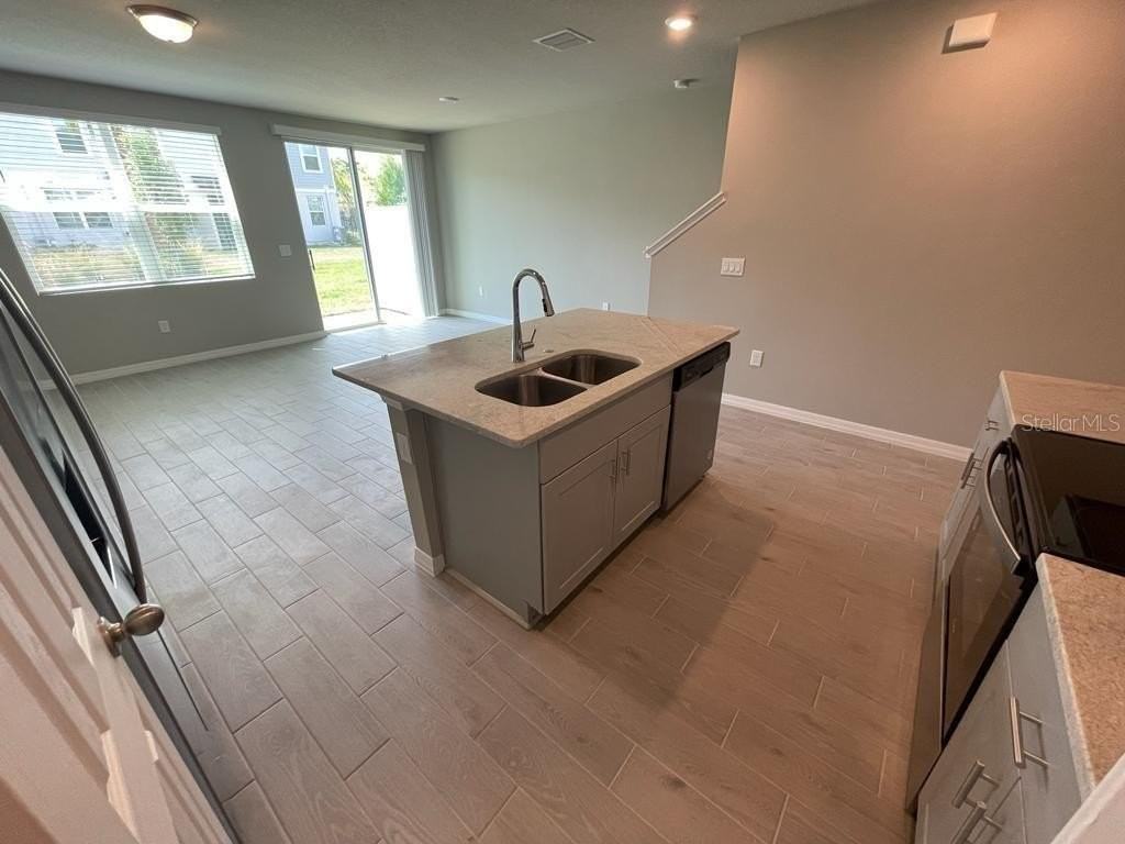513 Legacy Loop - Photo 4 of 32
