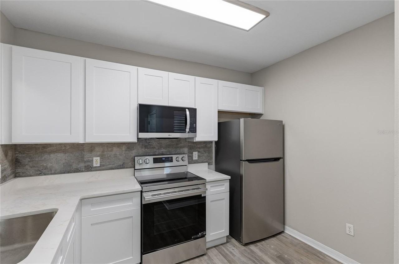 522 Villa Del Sol Cir #201 - Photo 3 of 24