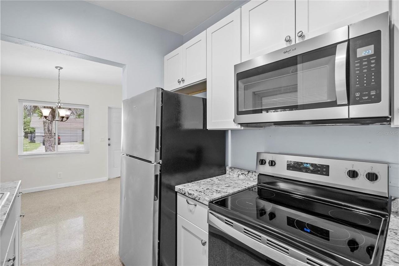 5212 N Indiana Ave - Photo 4 of 32