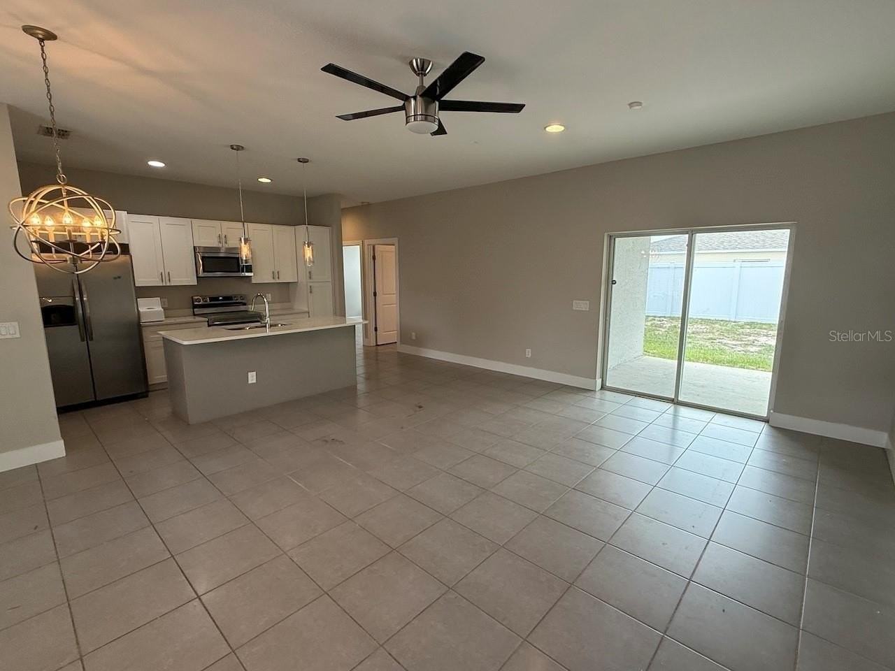 105 Zinnia Ln W - Photo 3 of 18