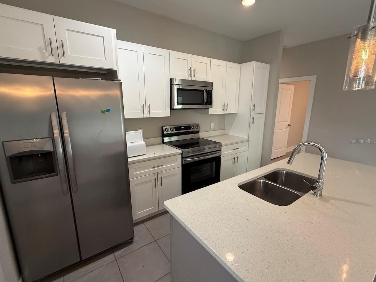 105 Zinnia Ln W - Photo 6 of 18