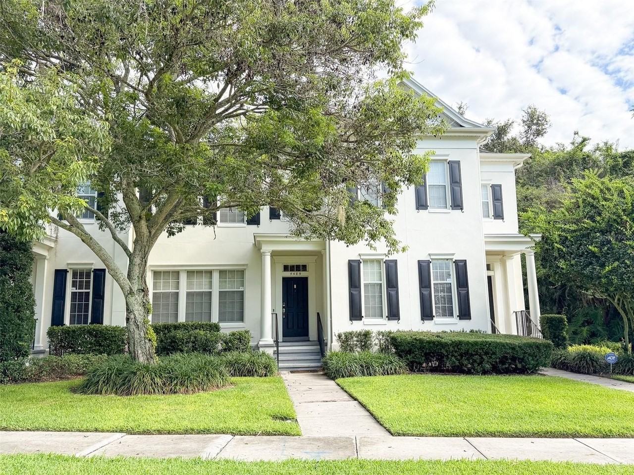 5489 Baldwin Park St - Photo 2 of 28