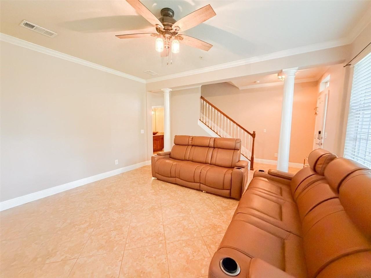 5489 Baldwin Park St - Photo 4 of 28
