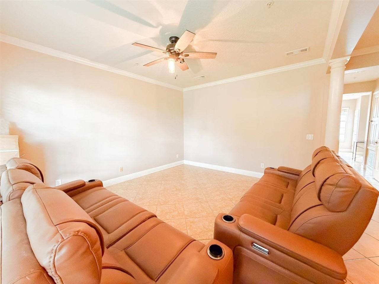 5489 Baldwin Park St - Photo 5 of 28