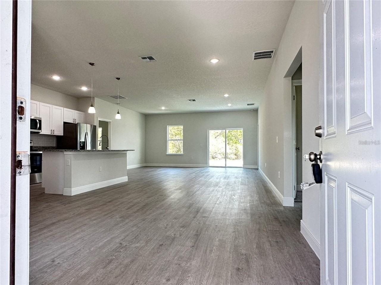 149 Maple Dr - Photo 5 of 31