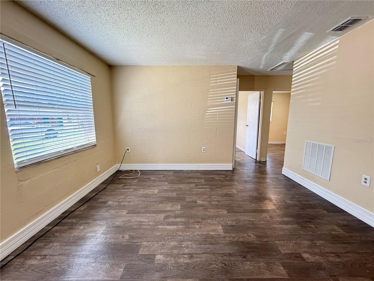 2988 Stowe Pl - Photo 2 of 9