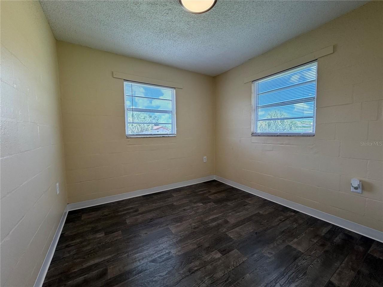 2988 Stowe Pl - Photo 4 of 9