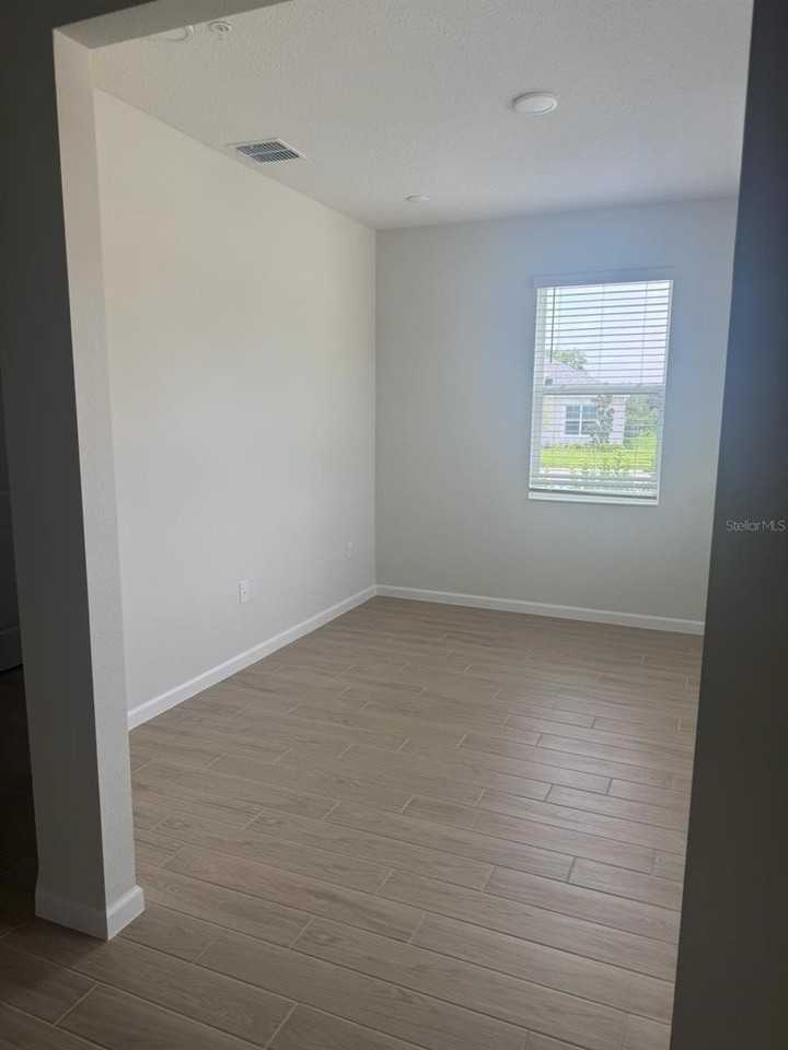 564 Pothos St - Photo 2 of 16