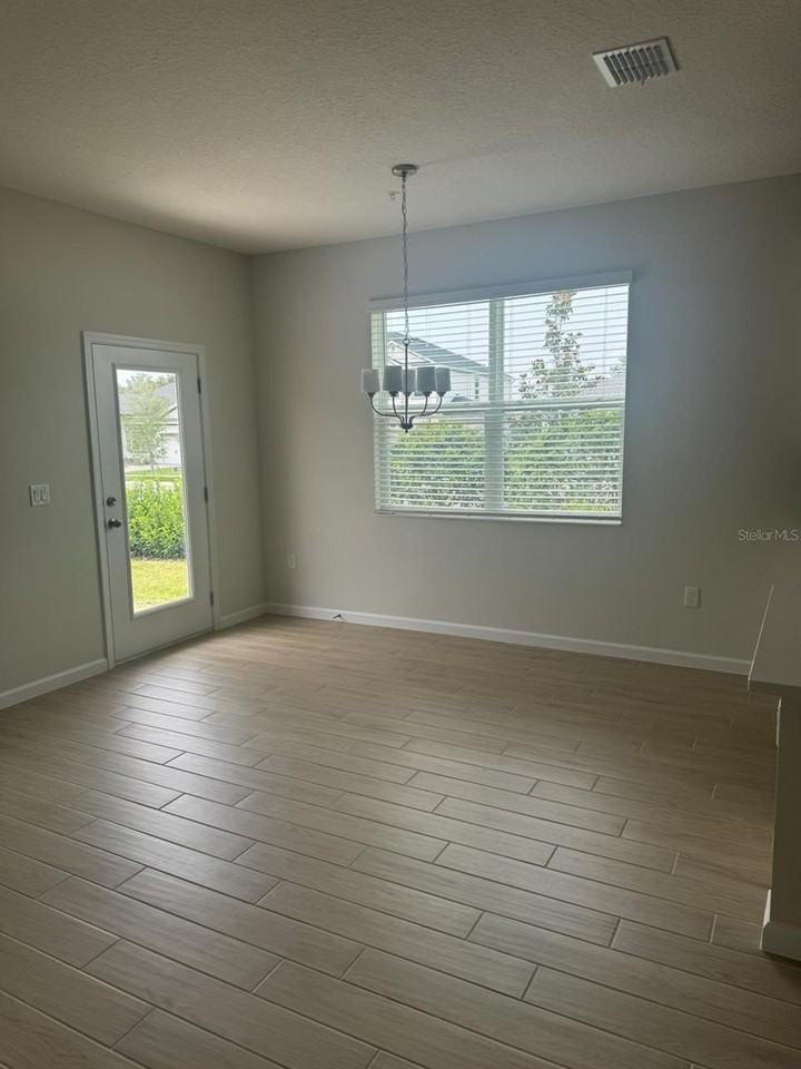 564 Pothos St - Photo 4 of 16