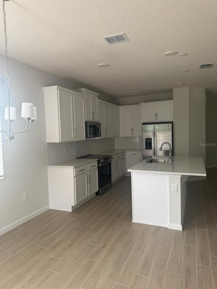 564 Pothos St - Photo 5 of 16