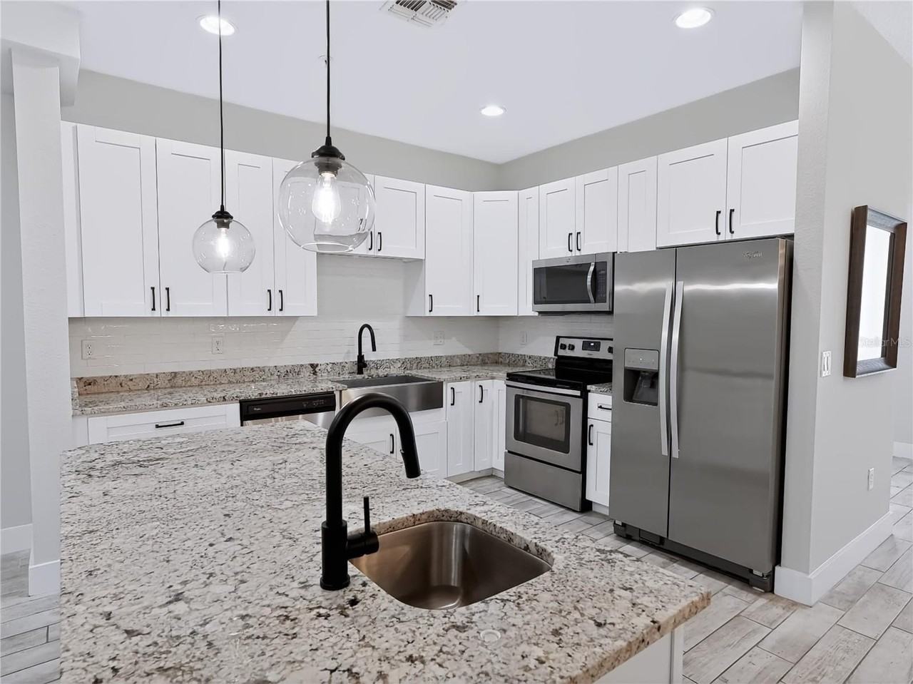 2233R E Kaley Ave #6 - Photo 5 of 28