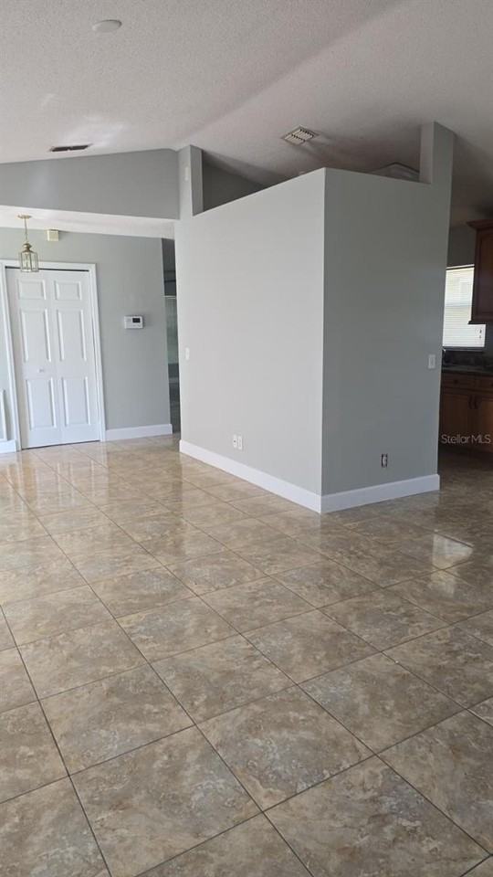 202 Chadworth Dr - Photo 4 of 7