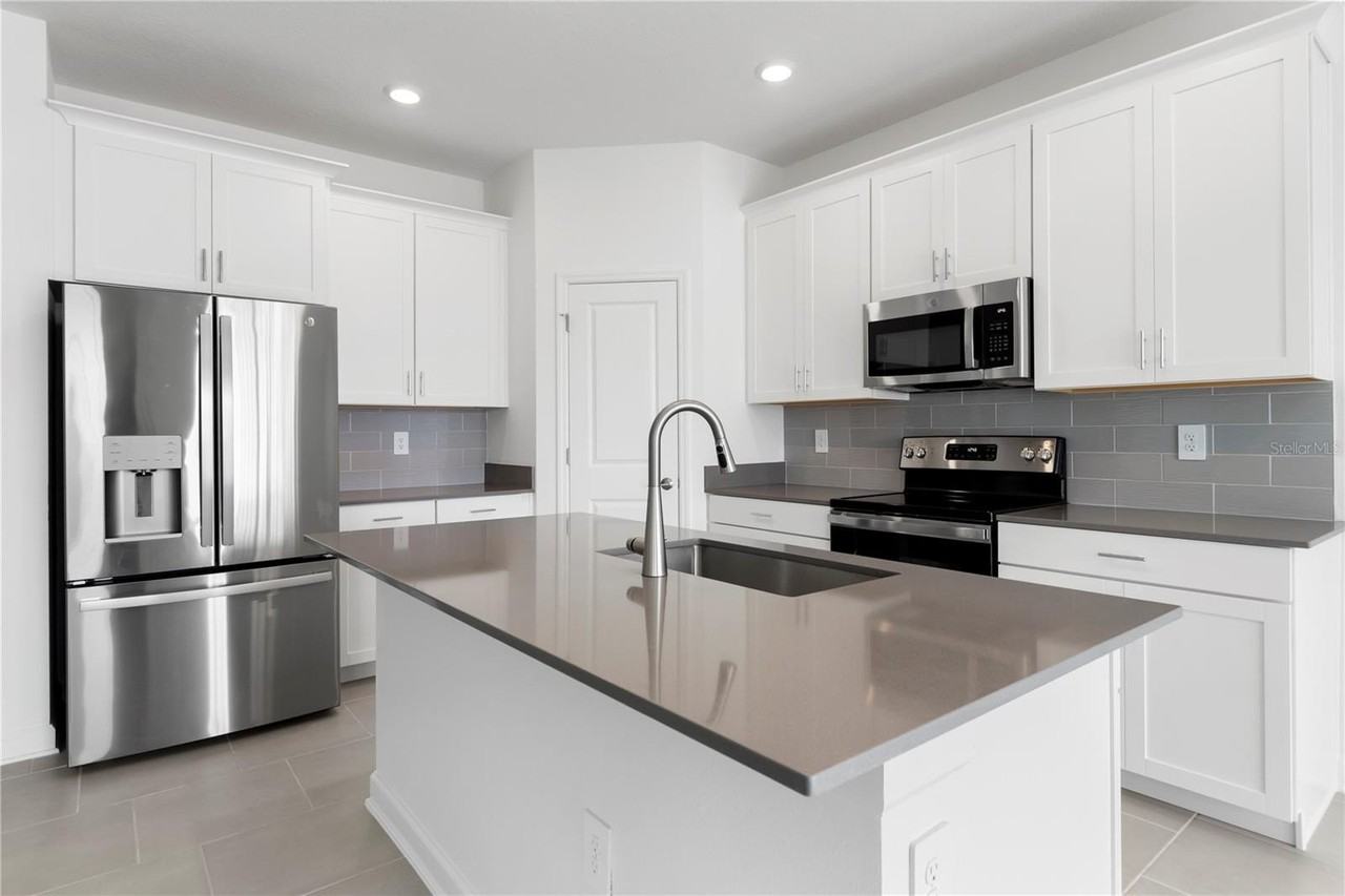 5786 Stephens Rd - Photo 2 of 47