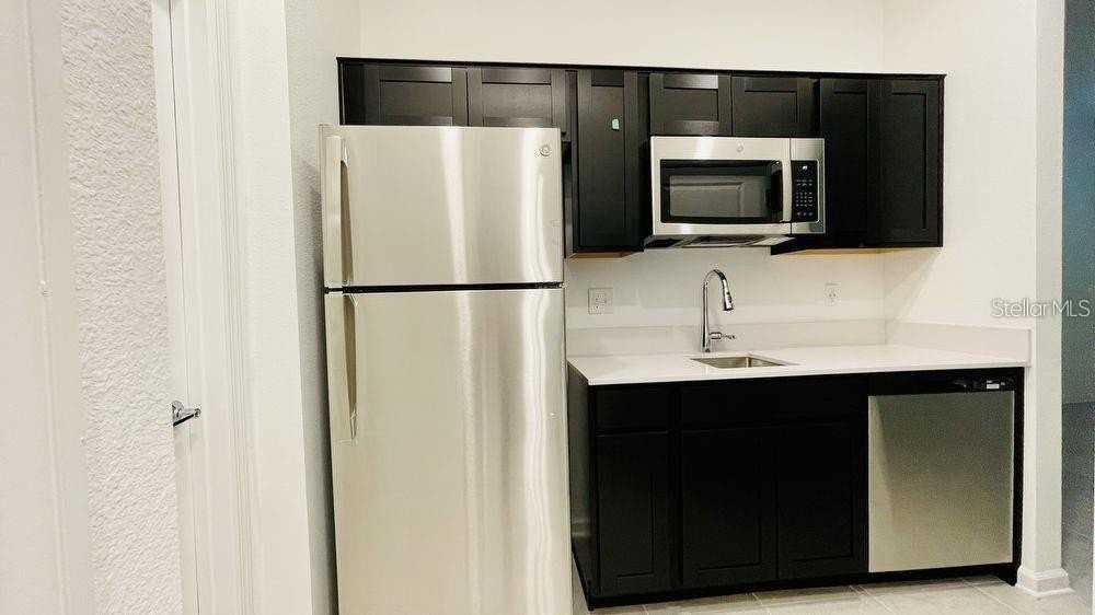 905 Citrus Reserve Blvd #B - Photo 5 of 9