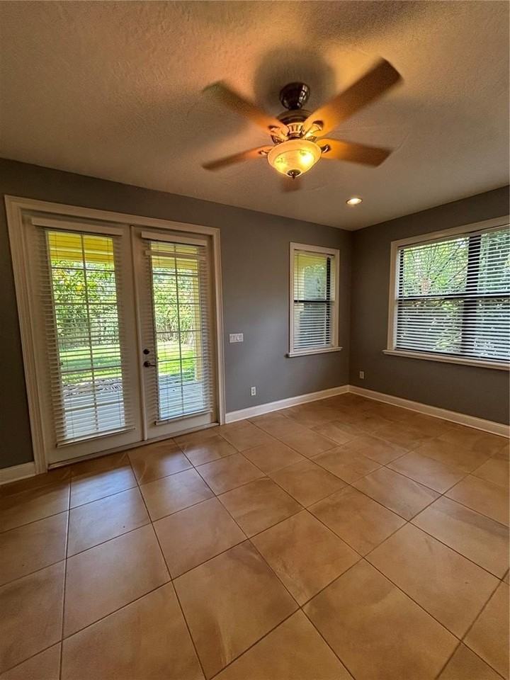 2505 Kilgore St - Photo 6 of 26
