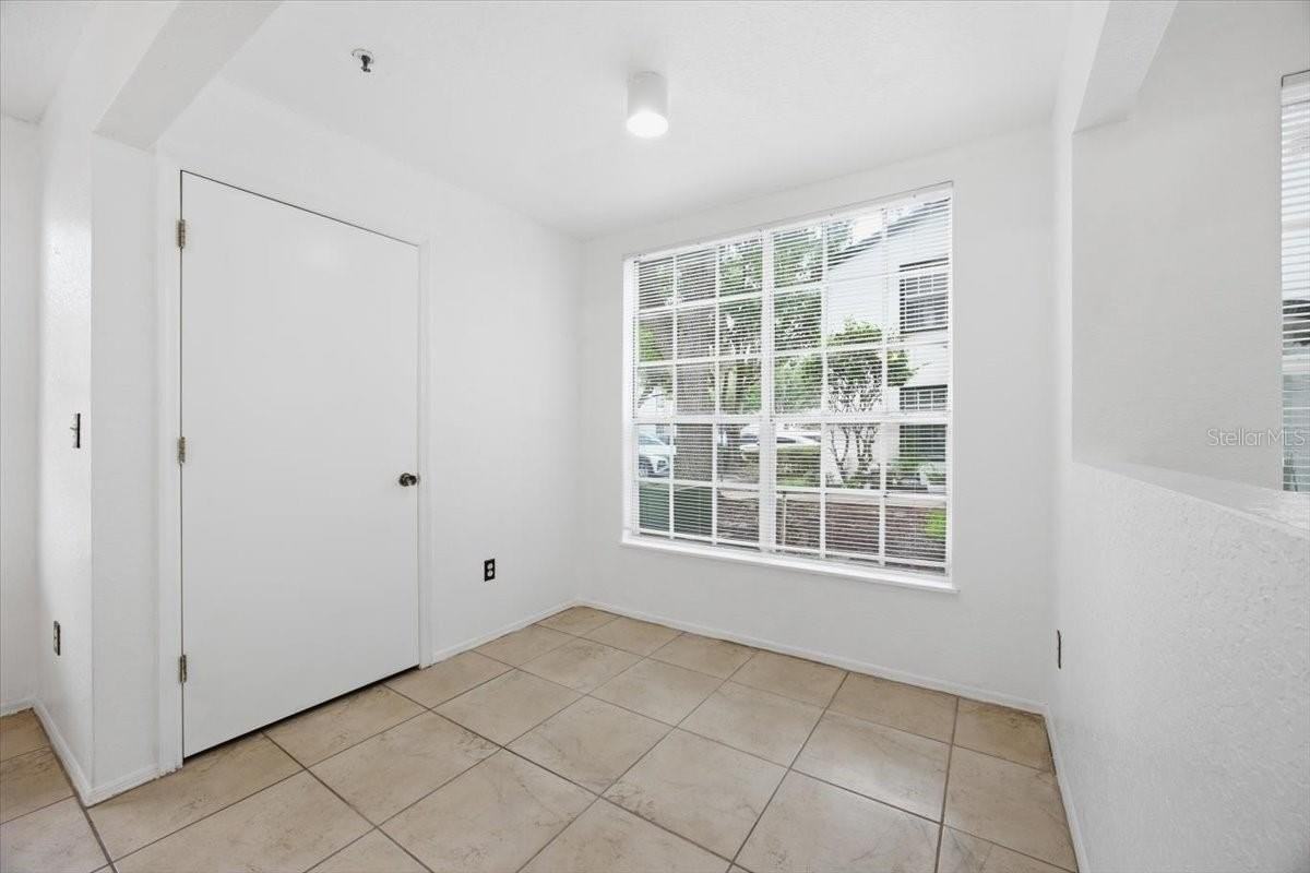 1602 Columbia Arms Cir #106 - Photo 6 of 16
