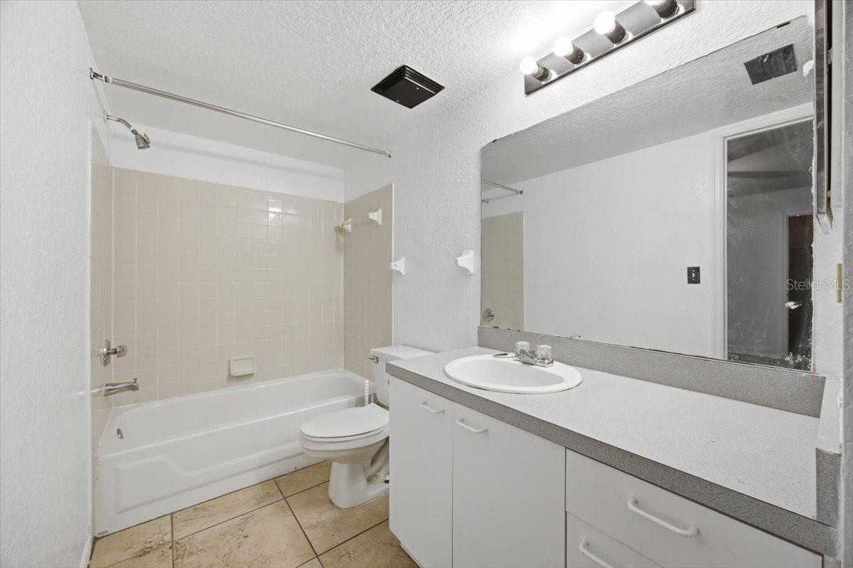 1602 Columbia Arms Cir #106 - Photo 7 of 16
