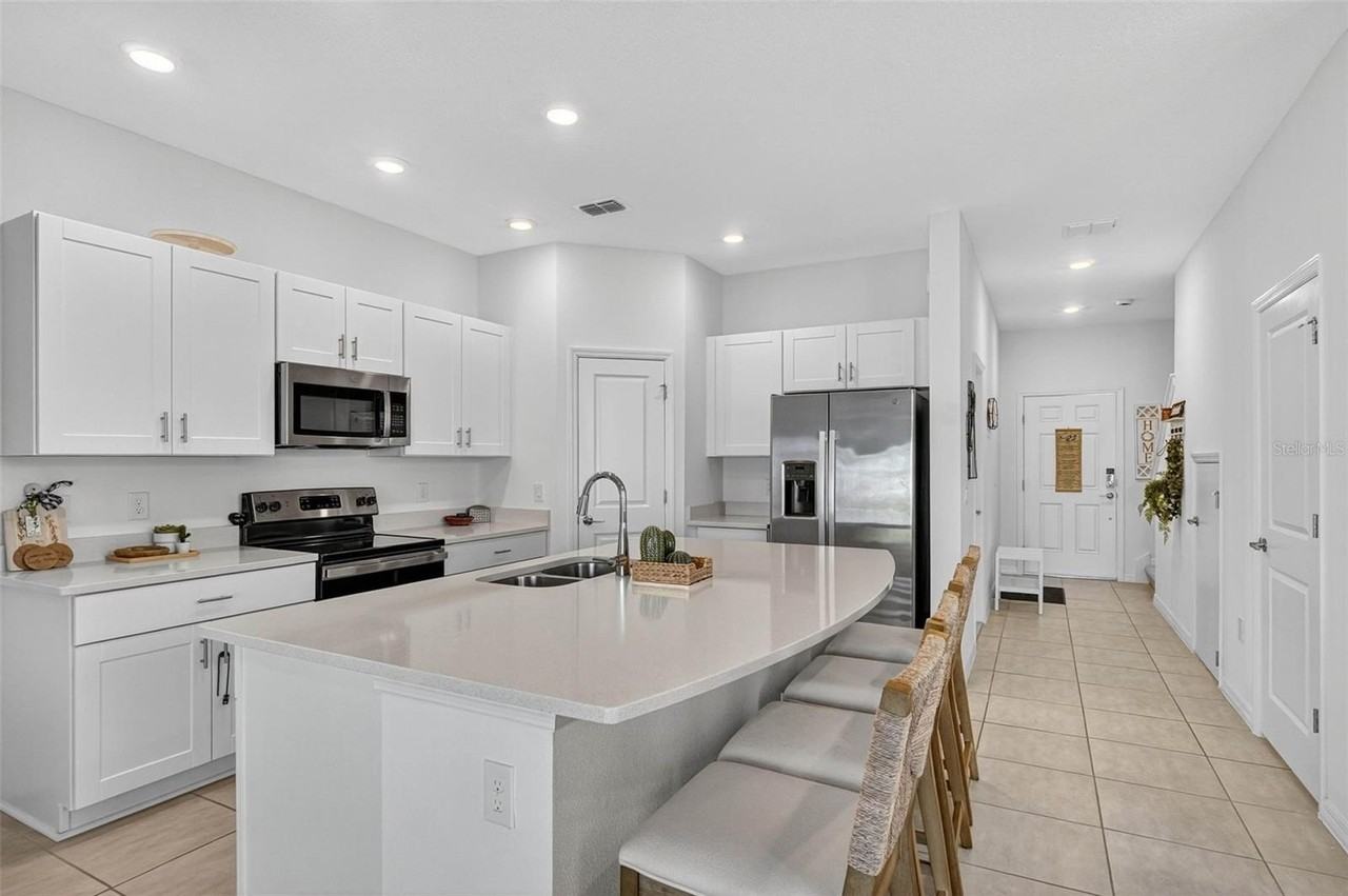 3607 Main Harbor Dr - Photo 4 of 40