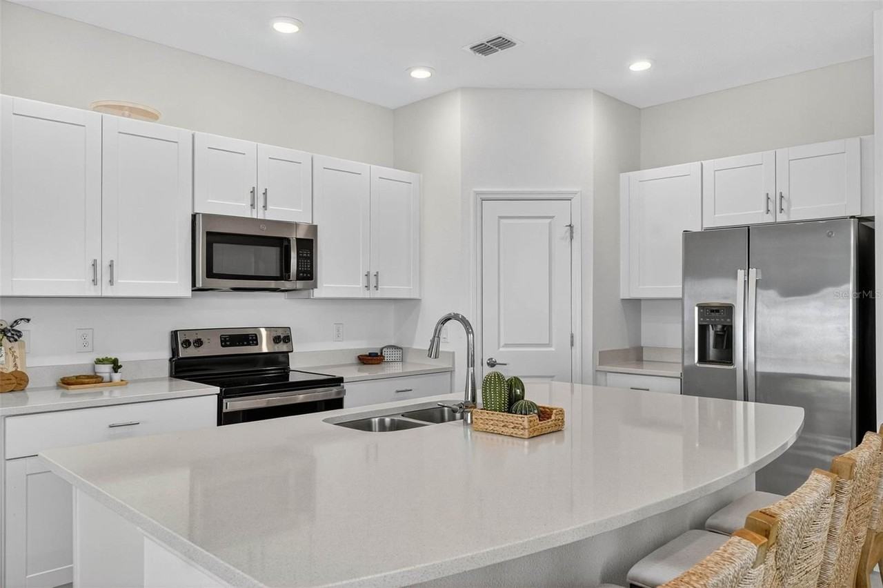 3607 Main Harbor Dr - Photo 5 of 40