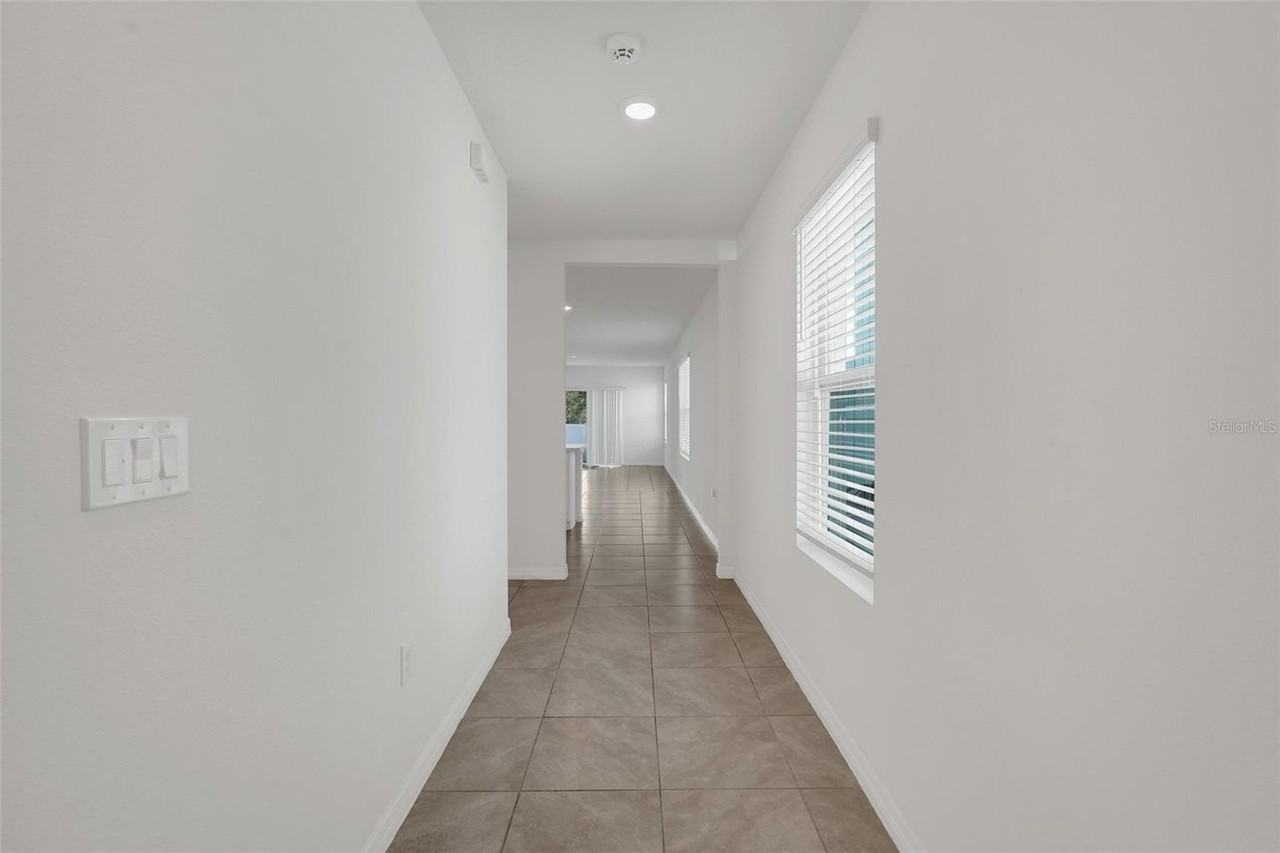 3881 Brant Pl - Photo 5 of 30
